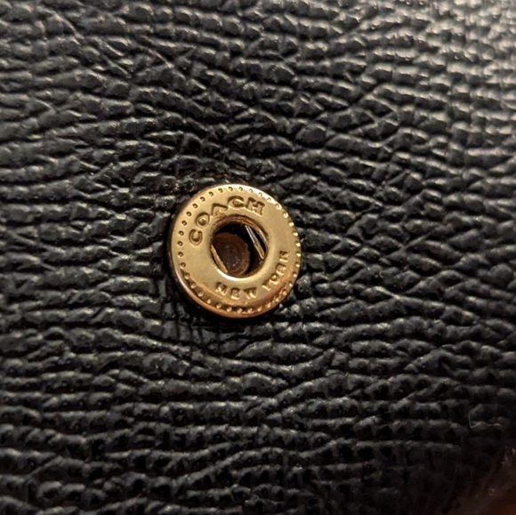 Coach chain crossbody bag EUC - Picture 4 of 7